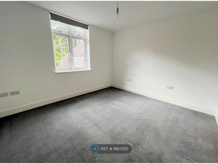 2 Bedroom Flat To Rent In Bishops Retreat, Shawford, SO21