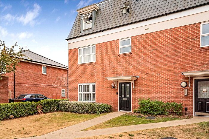 2 Bedroom Flat For Sale In Heath Way, Shenley, Radlett, Hertfordshire, WD7