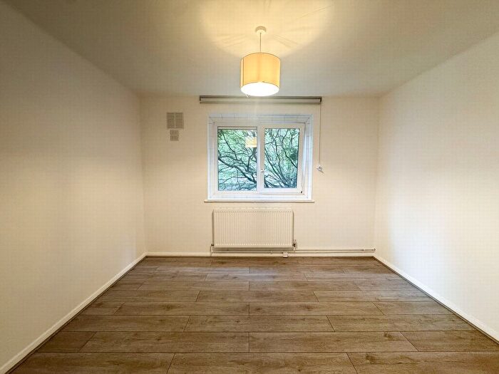 2 Bedroom Flat To Rent In Southwood Court, Wynyatt Street, London, EC1V