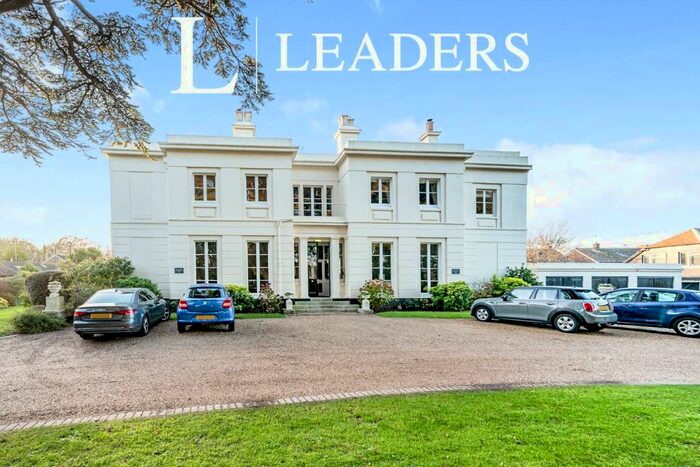 2 Bedroom Flat To Rent In Preston Hall, East Preston, BN16