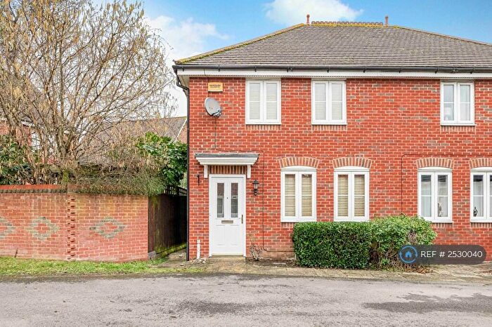 3 Bedroom Semi-Detached House To Rent In Mimosa Drive, Shinfield, Reading, RG2