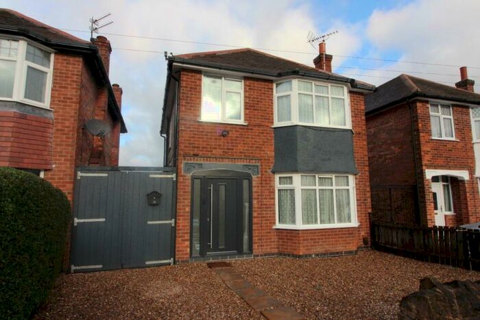 3 Bedroom Detached House To Rent In Runswick Drive, Wollaton, NG8