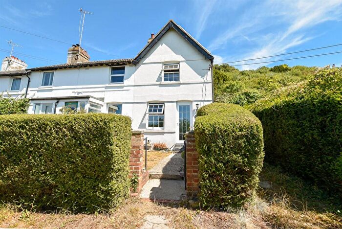 2 Bedroom End Of Terrace House To Rent In Rochester Road, Burham, ME1
