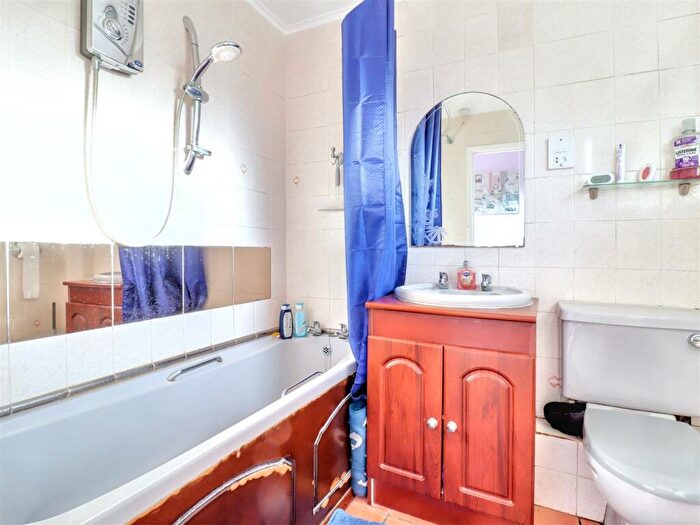 2 Bedroom Semi-Detached Bungalow For Sale In Heron Gardens, Stalham, NR12