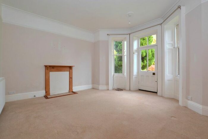 2 Bedroom Flat To Rent In Abbey Road, Malvern, WR14