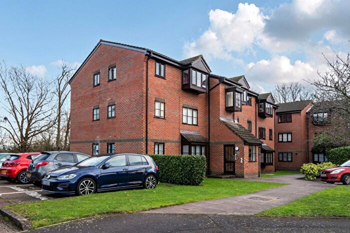 Flat For Sale In Gladbeck Way, Enfield, EN2