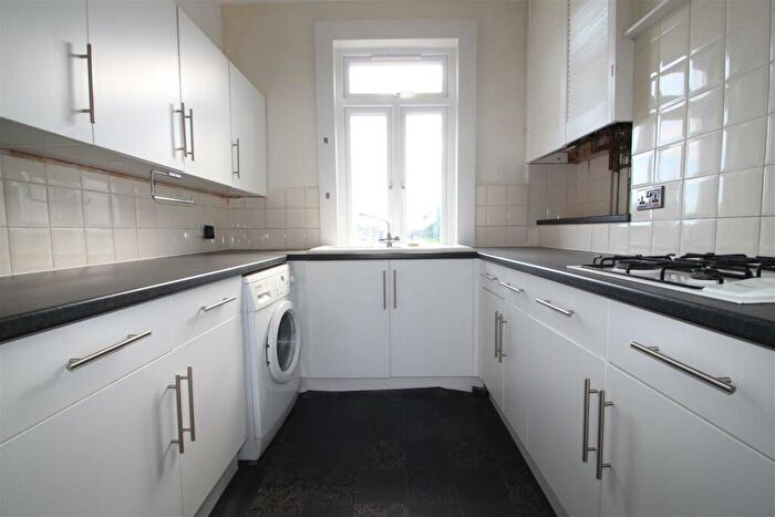1 Bedroom Apartment To Rent In Mulberry Way, South Woodford, E18