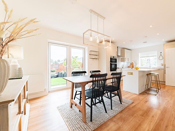 4 Bedroom Property For Sale In Alder Grove, Lovedean, PO8