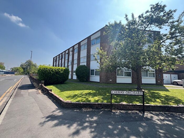 1 Bedroom Flat To Rent In Carlton Court, Gresham Road, Staines, TW18