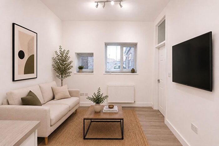 2 Bedroom Flat To Rent In Bromyard Terrace, St. Johns, Worcester, WR2