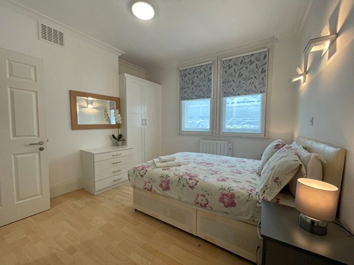 1 Bedroom Flat To Rent In White Horse Street, London, W1J