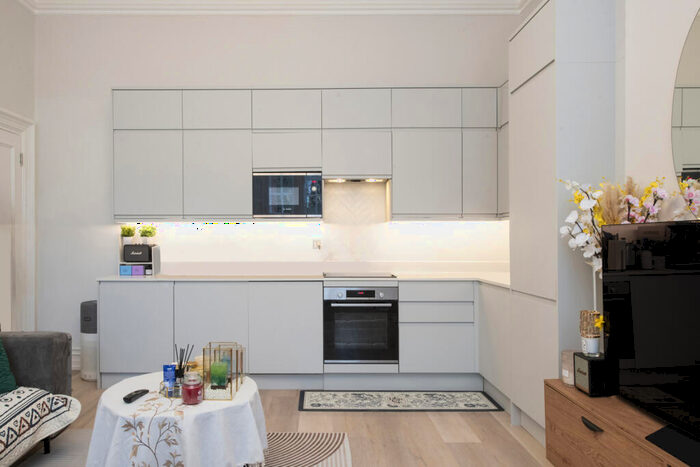 2 Bedroom Flat To Rent In Netherhall Gardens, Hampstead, NW3