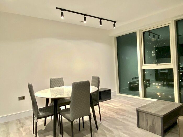 1 Bedroom Flat To Rent In Portal Way, London, W3