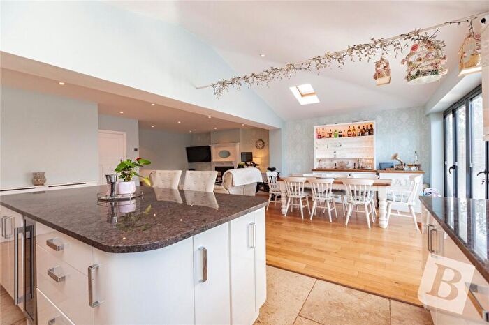 4 Bedroom Semi-Detached House For Sale In Elm Avenue, Upminster, RM14