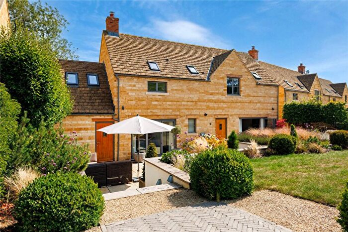 4 Bedroom Detached House For Sale In The Stables, Chipping Campden, Gloucestershire, GL55