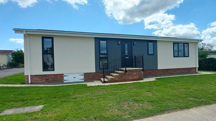 2 Bedroom Park Home For Sale In Builth Wells, Powys, LD2