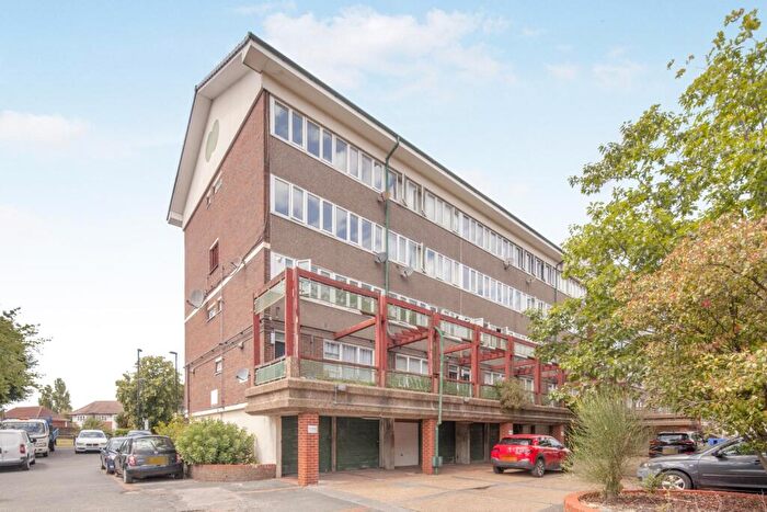 2 Bedroom Flat To Rent In Hazel Grove London, SE26