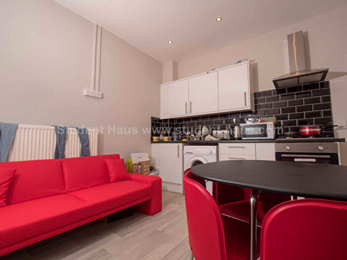 4 Bedroom House To Rent In Romney Street, Salford, M6