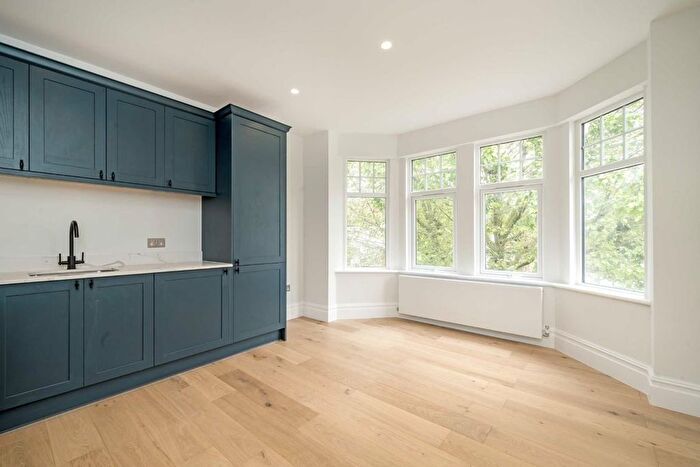 1 Bedroom Flat For Sale In Lynton Terrace, Lynton Road, London, W3