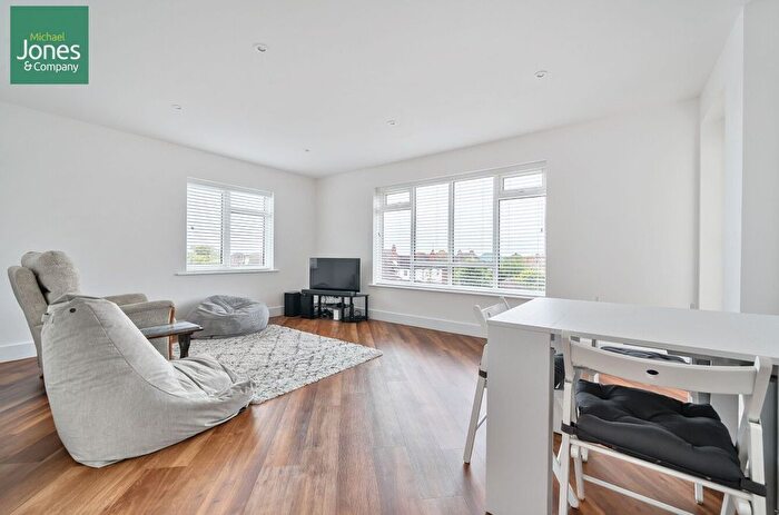 2 Bedroom Flat To Rent In Brooklyn Avenue, Worthing, West Sussex, BN11