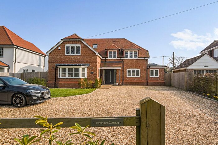 4 Bedroom Detached House For Sale In Silchester Road, Little London, Hampshire, RG26