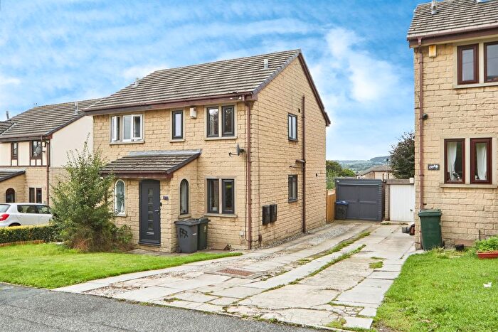 2 Bedroom Semi-Detached House For Sale In The Oval, Bingley, BD16