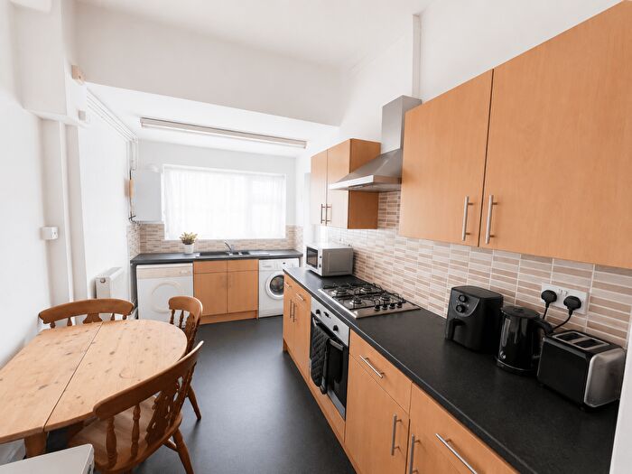 4 Bedroom Terraced House To Rent In Burns Avenue, Arboretum, Nottingham, NG7