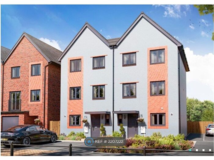 4 Bedroom Semi-Detached House To Rent In Baylis Gardens, Stoke Gifford, Bristol, BS34