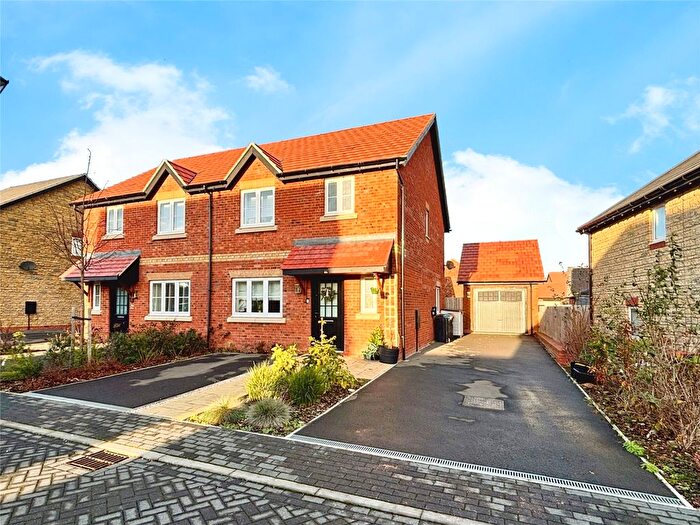 3 Bedroom Semi Detached House For Sale In Rainbow Rise, Hanslope, Milton Keynes, Buckinghamshire, MK19