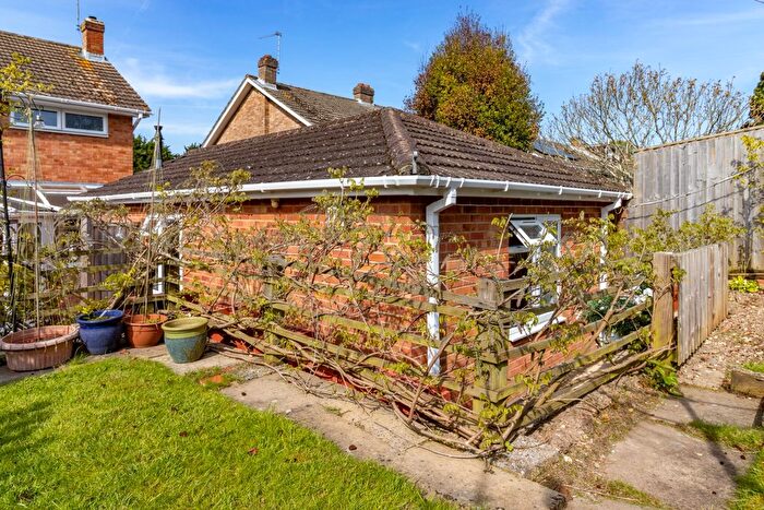 1 Bedroom Bungalow To Rent In Nursery Road, Alresford, Hampshire, SO24