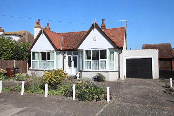 3 Bedroom Bungalow For Sale In Clacton On Sea, CO15