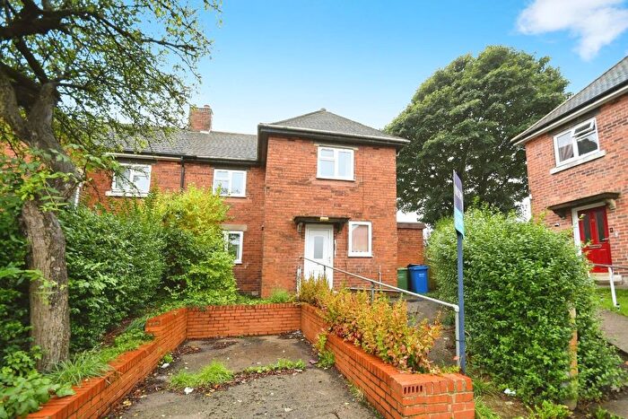 3 Bedroom Semi-Detached House For Sale In Hill Grove, Barrow Hill, Chesterfield, S43