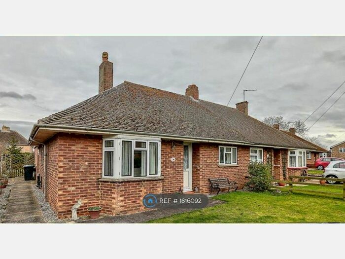 2 Bedroom Bungalow To Rent In Berry Close, Stretham, Ely, CB6