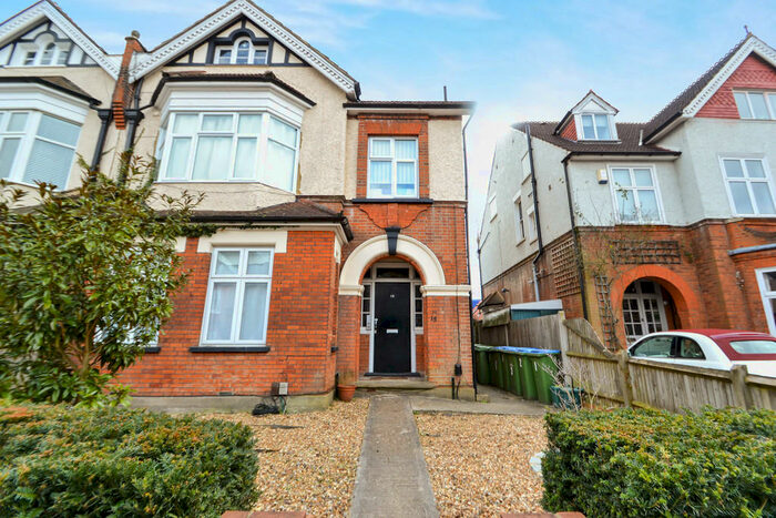 1 Bedroom Apartment To Rent In Surbiton, KT6