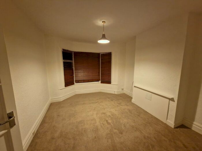 1 Bedroom Flat To Rent In Harpenden Road, London, E12