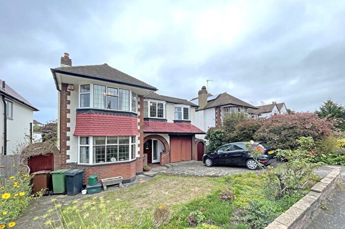 5 Bedroom Detached House For Sale In Nonsuch Walk, Cheam, SM2