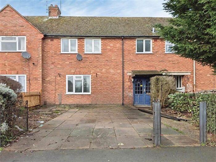 3 Bedroom Terraced House For Sale In Shakespeare Avenue, Warwick, Warwickshire, CV34