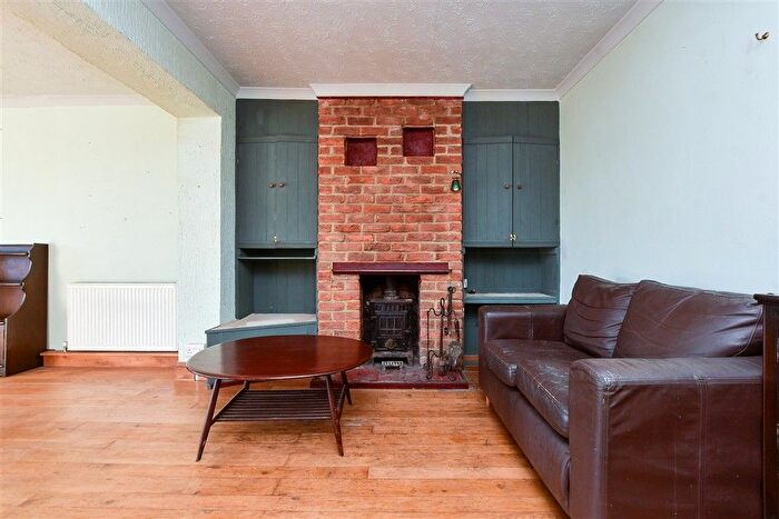 1 Bedroom Semi-Detached Bungalow For Sale In The Street, Dover, Kent, CT15