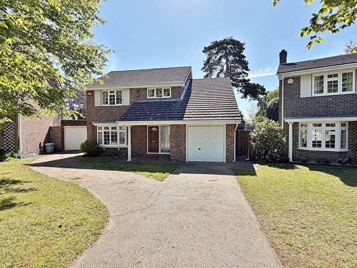 4 Bedroom Detached House For Sale In The Timbers, Catisfield, Fareham, PO15