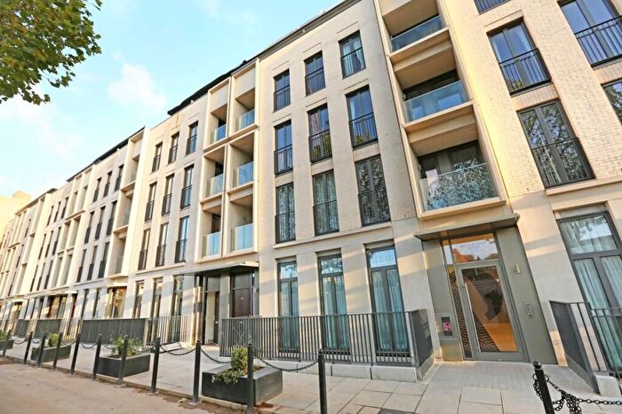 1 Bedroom Flat To Rent In Murchison Gardens, London, W10