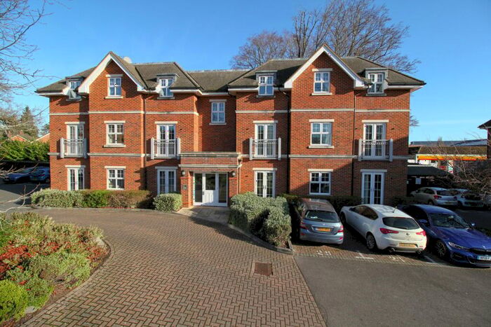 2 Bedroom Apartment To Rent In Bramshott Place, Fleet, GU51