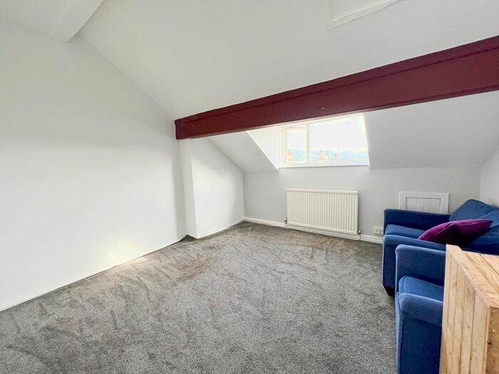 2 Bedroom Flat To Rent In Westgate, Honley, Holmfirth, HD9