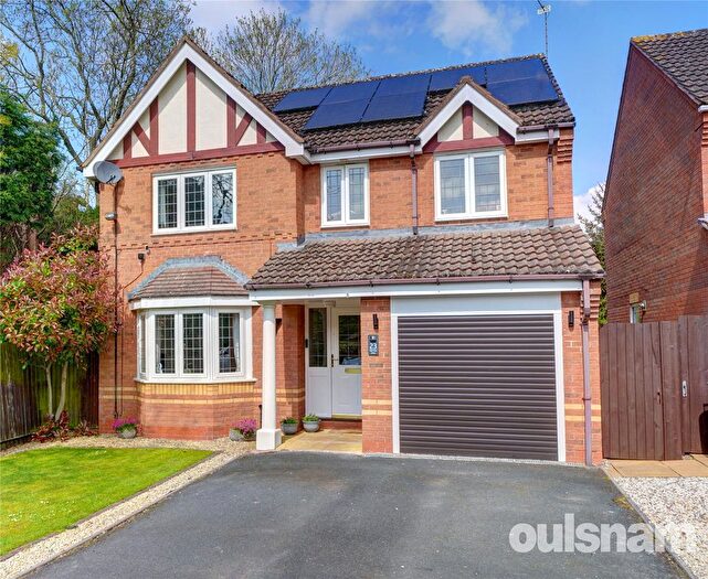 4 Bedroom Detached House For Sale In Oak Tree Drive, Cutnall Green, Droitwich, Worcestershire, WR9