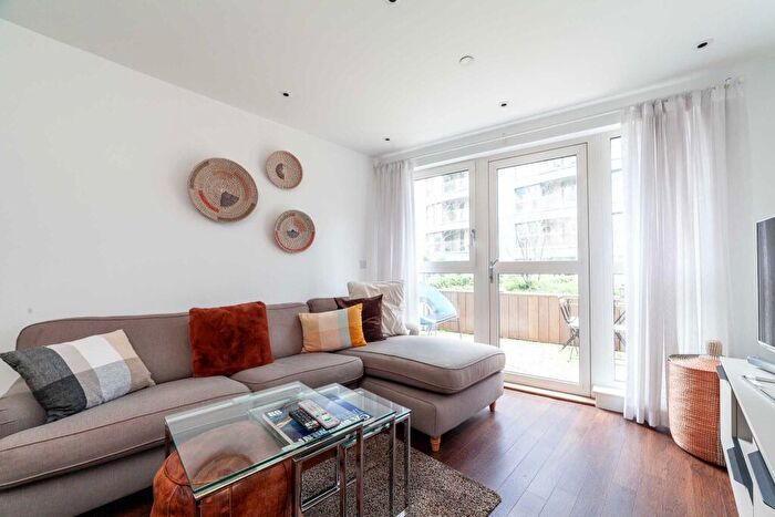 1 Bedroom Flat To Rent In Queensland Road, London, N7