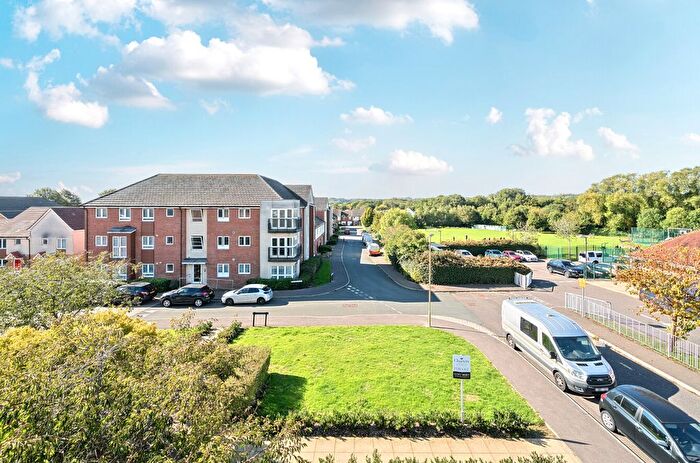 1 Bedroom Flat For Sale In Dale Square, Havant, Hampshire, PO9