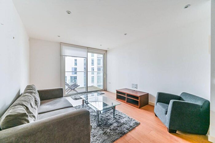 1 Bedroom Flat To Rent In Keats Apartments, East Croydon, Croydon, CR0