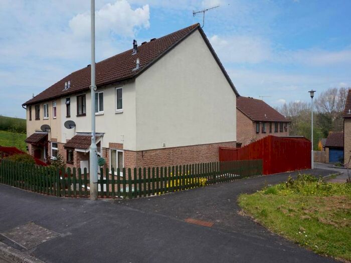 2 Bedroom House To Rent In Whatcombe Road, Frome, Somerset, BA11