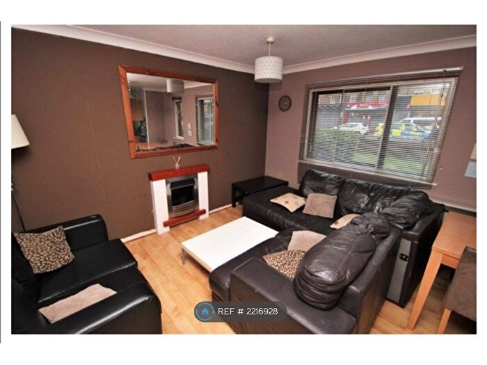 2 Bedroom Flat To Rent In High Road, London, E11