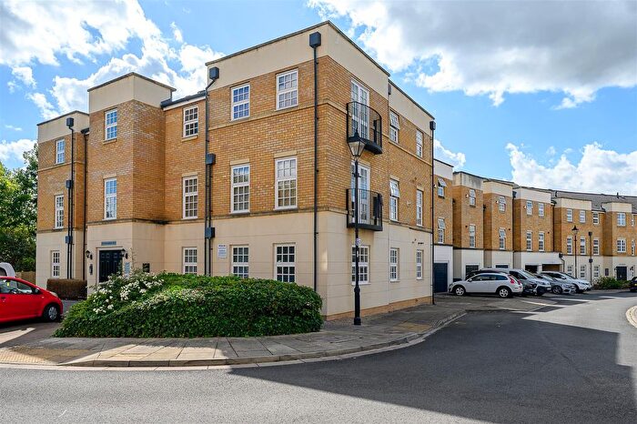 2 Bedroom Flat For Sale In Bishopfields Drive, York, YO26
