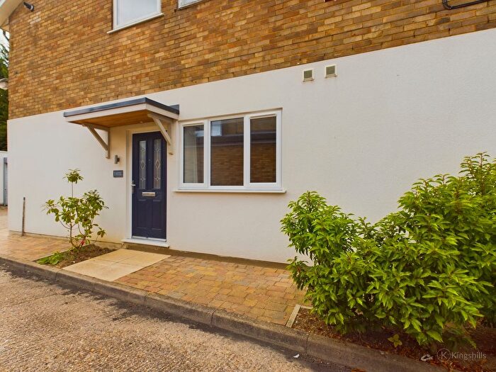 2 Bedroom Maisonette To Rent In Centre Parade, Place Farm Way, Monks Risborough, HP27